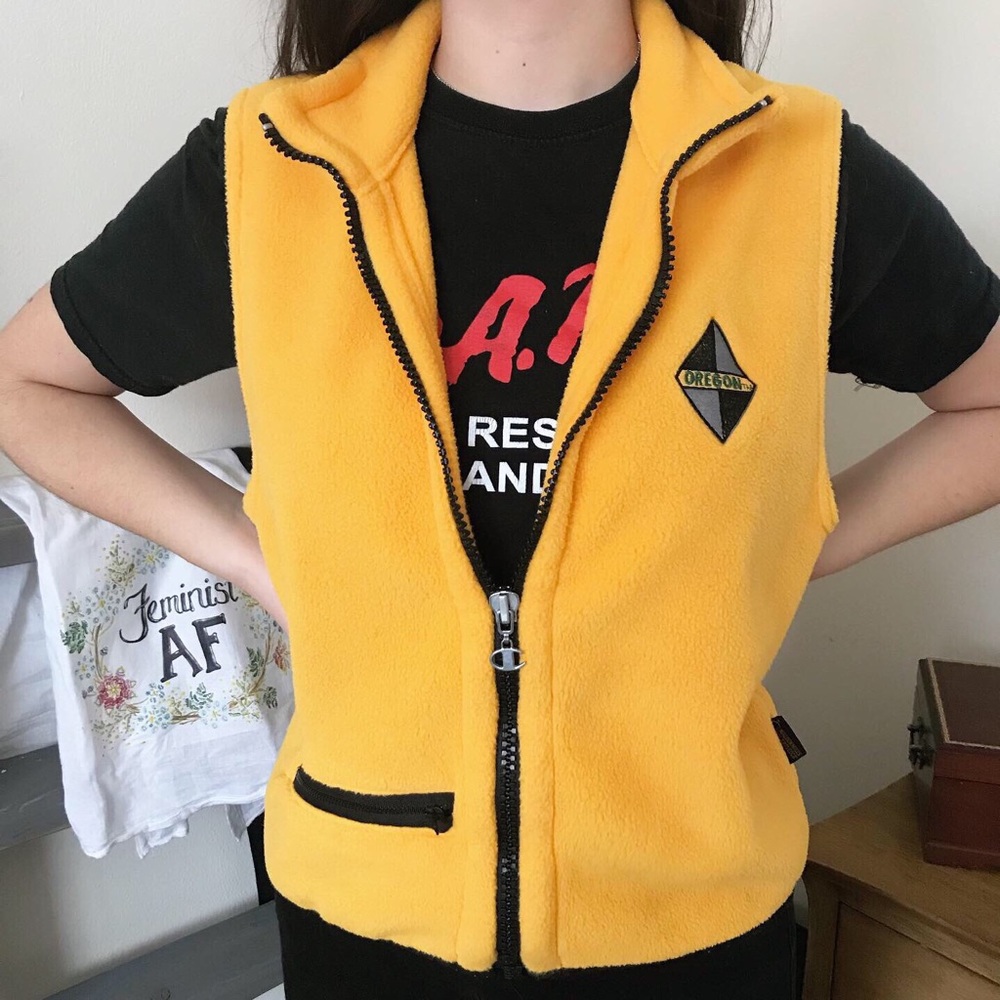 Champion yellow vest retro Oregon